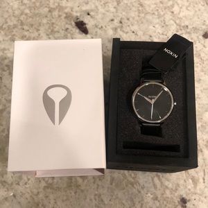 Nixon Kensington black leather watch NWT